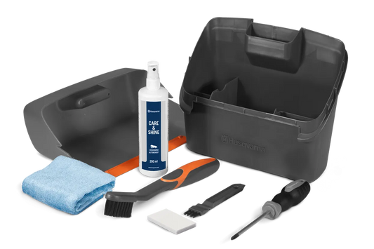 Cleaning and maintenance kit